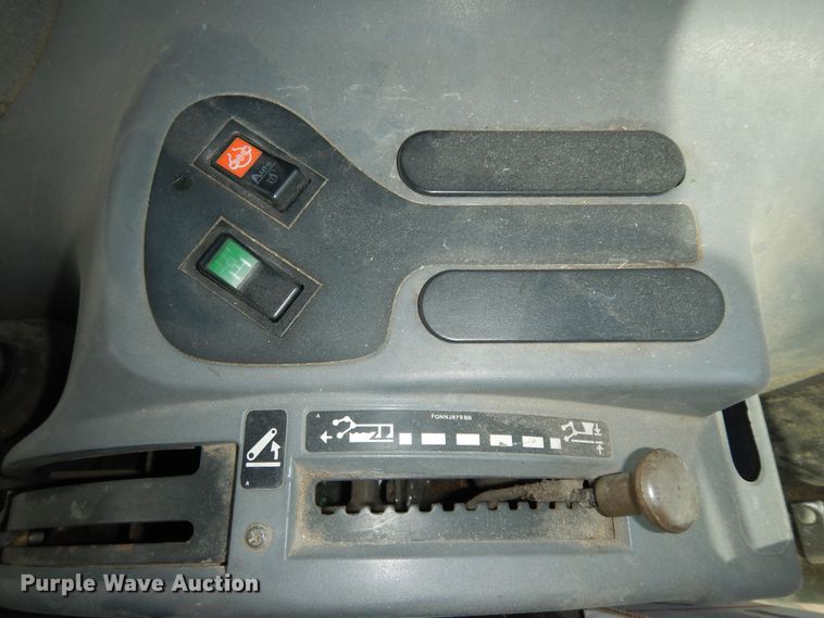 image for item DK1819 2001 New Holland TS110  MFWD tractor