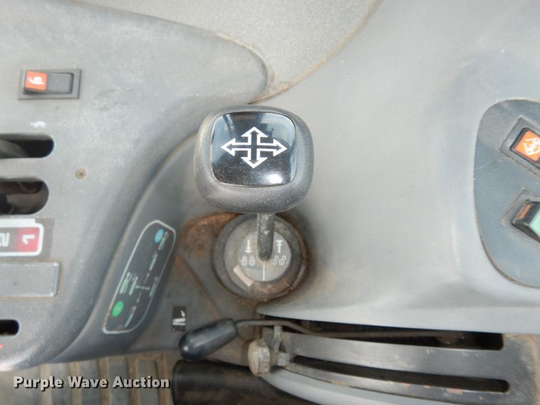 image for item DK1819 2001 New Holland TS110  MFWD tractor