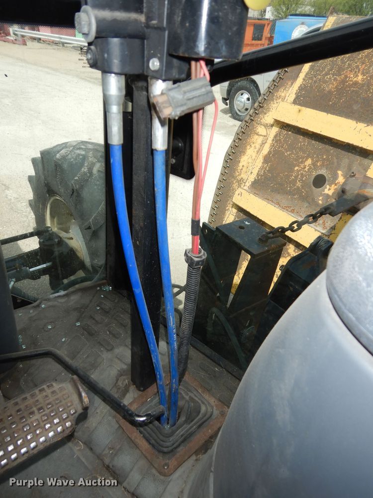 image for item DK1819 2001 New Holland TS110  MFWD tractor