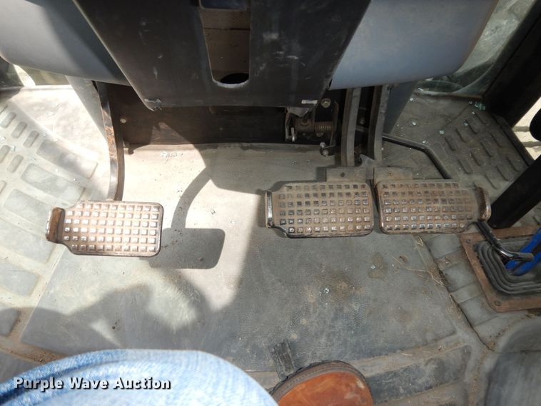 image for item DK1819 2001 New Holland TS110  MFWD tractor