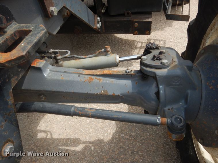 image for item DK1819 2001 New Holland TS110  MFWD tractor