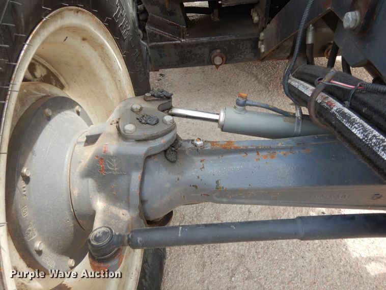 image for item DK1819 2001 New Holland TS110  MFWD tractor