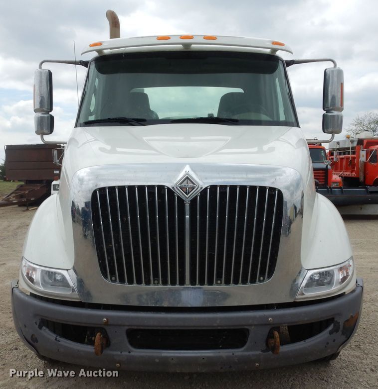 image for item DK1824 2008 International TranStar 8600  semi truck
