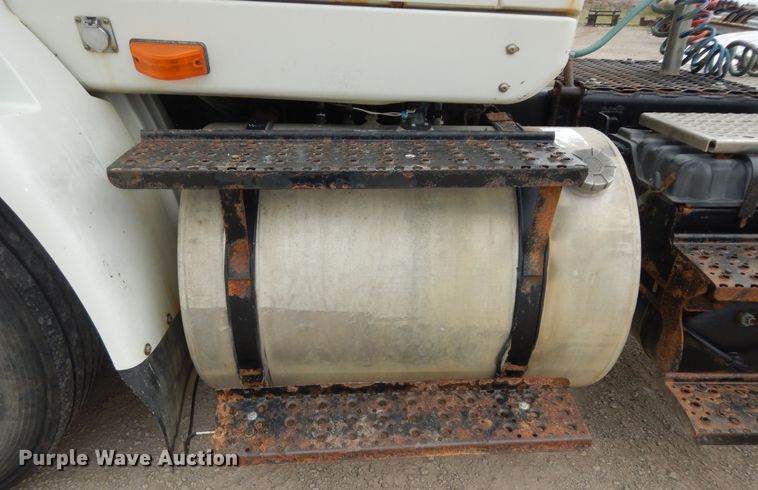 image for item DK1824 2008 International TranStar 8600  semi truck