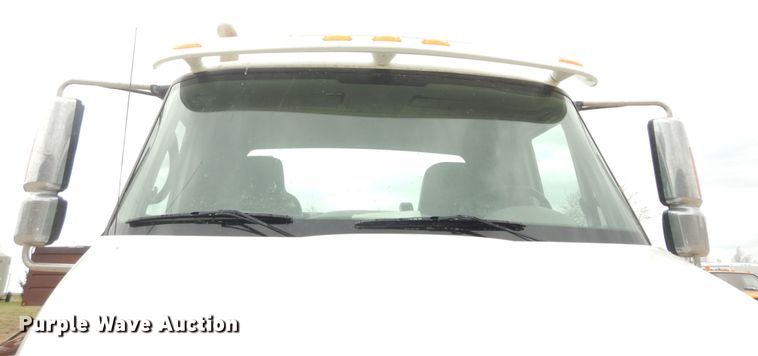 image for item DK1824 2008 International TranStar 8600  semi truck