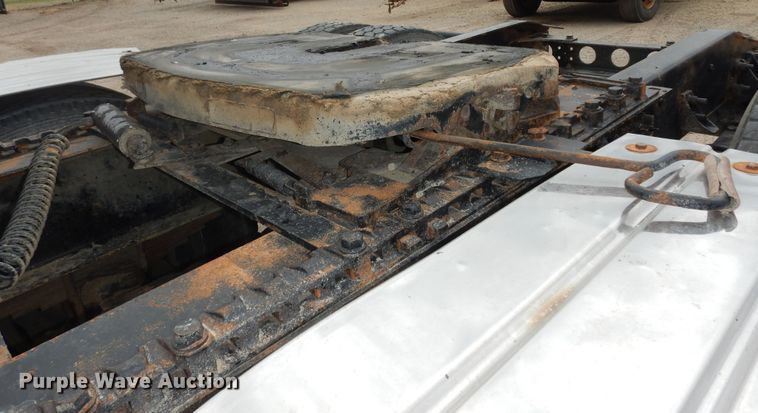 image for item DK1824 2008 International TranStar 8600  semi truck