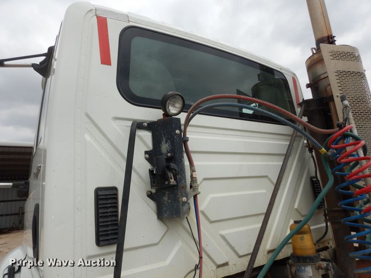 image for item DK1824 2008 International TranStar 8600  semi truck