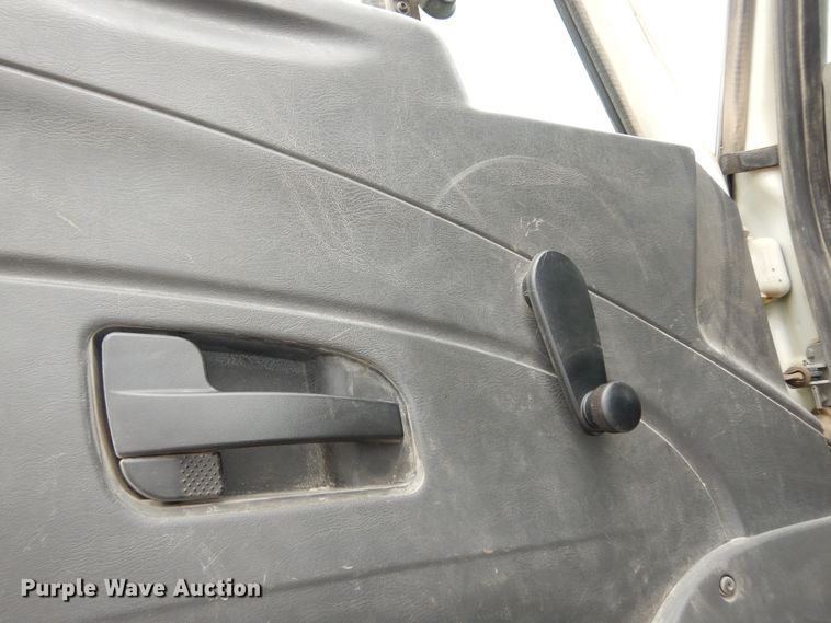 image for item DK1824 2008 International TranStar 8600  semi truck