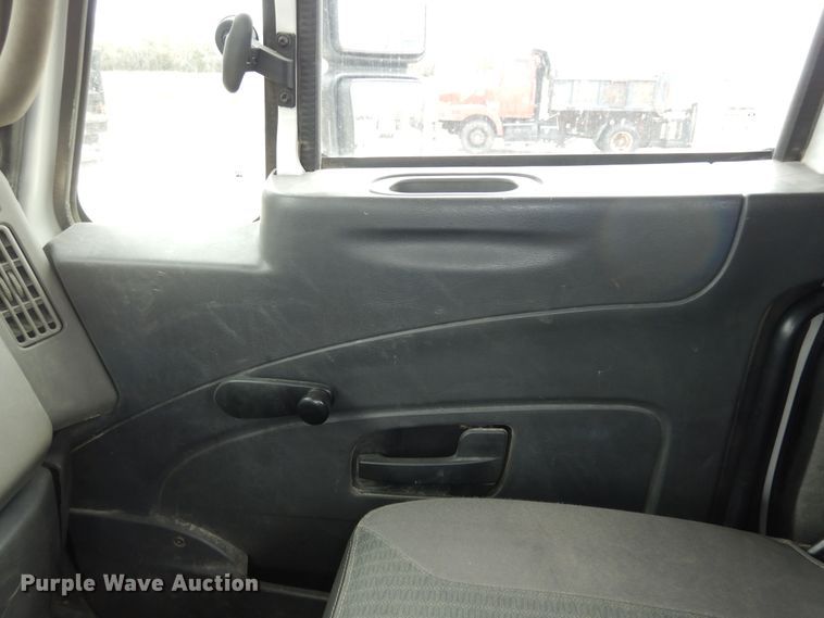 image for item DK1824 2008 International TranStar 8600  semi truck