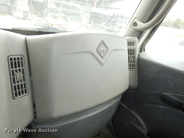 image for item DK1824 2008 International TranStar 8600  semi truck