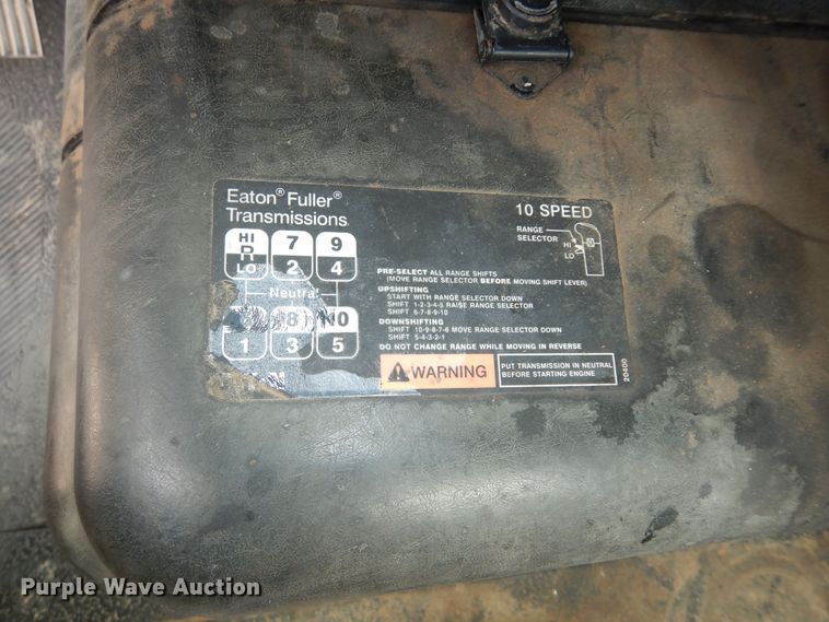 image for item DK1824 2008 International TranStar 8600  semi truck