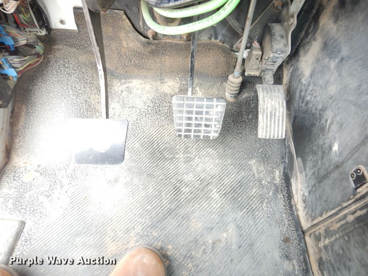 image for item DK1824 2008 International TranStar 8600  semi truck