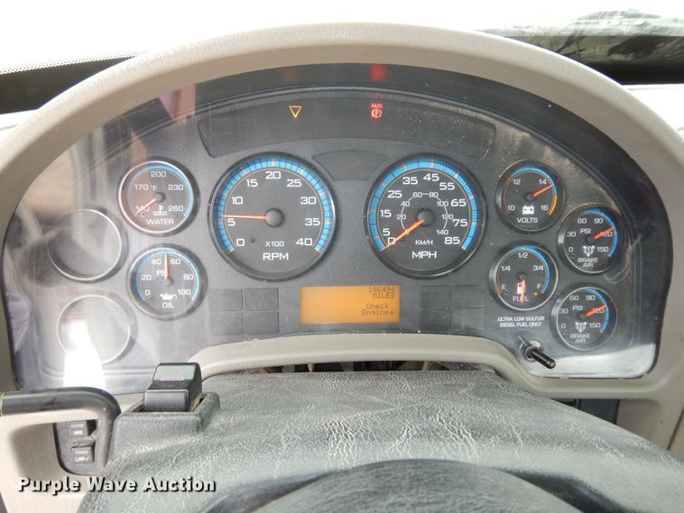 image for item DK1824 2008 International TranStar 8600  semi truck