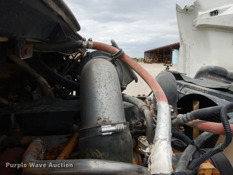 image for item DK1824 2008 International TranStar 8600  semi truck