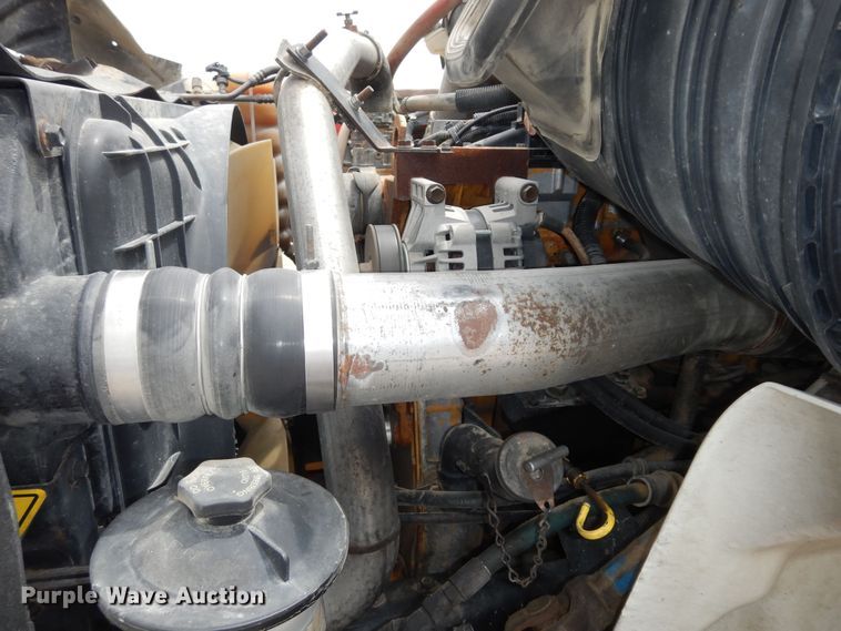 image for item DK1824 2008 International TranStar 8600  semi truck