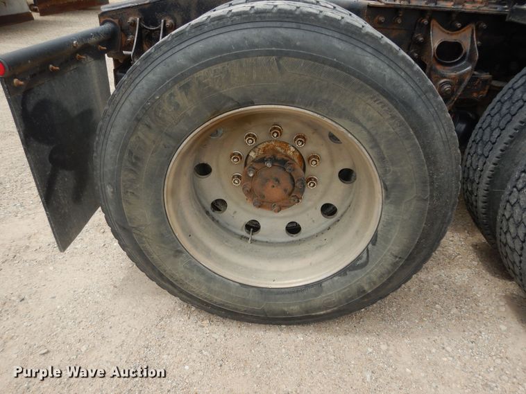 image for item DK1824 2008 International TranStar 8600  semi truck