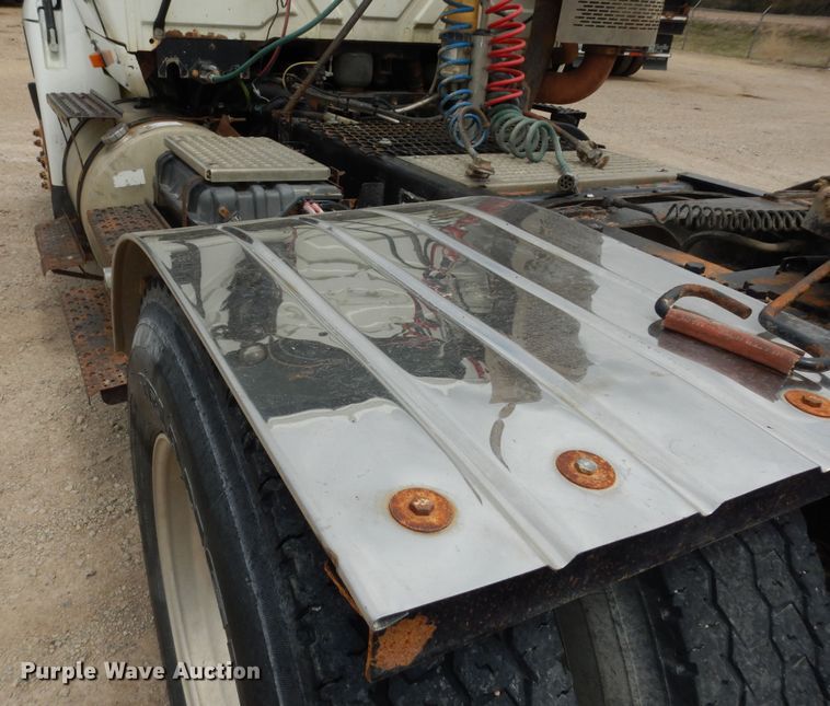 image for item DK1824 2008 International TranStar 8600  semi truck