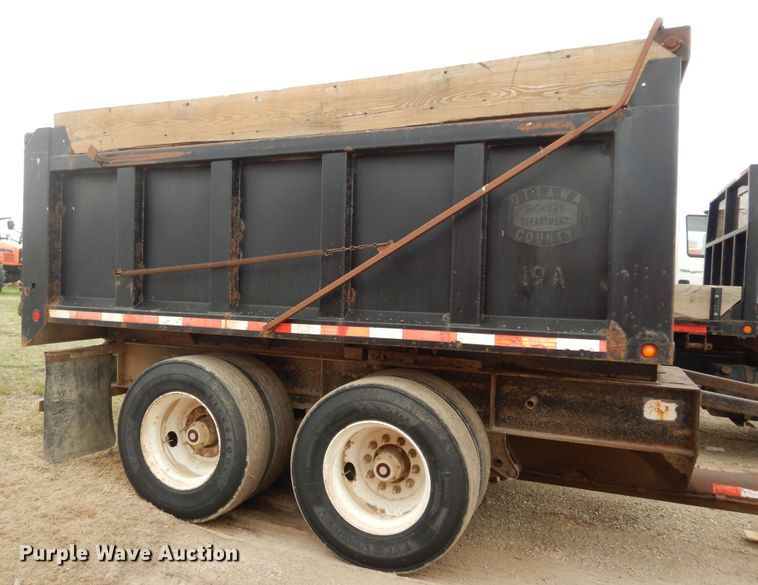 image for item DK1828 2009 Neville FL13  end dump pup trailer