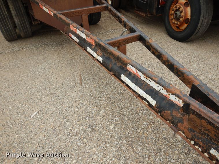 image for item DK1830 2009 Neville FL13  end dump pup trailer