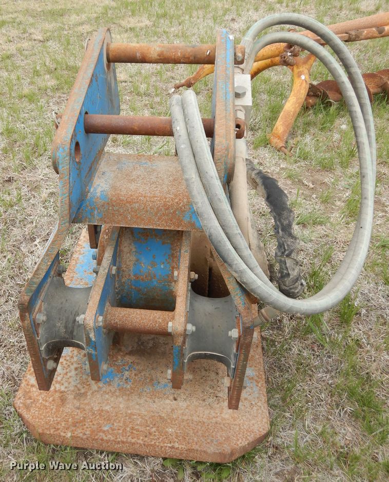 image for item DK1834 Okada OAC200  plate compactor