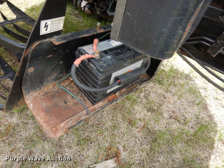 image for item DK1840 2005 AGCO RT100  MFWD tractor