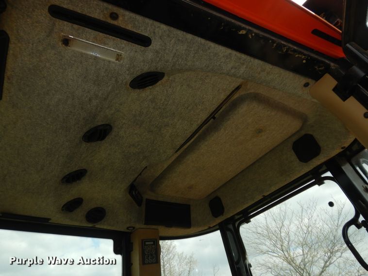 image for item DK1840 2005 AGCO RT100  MFWD tractor