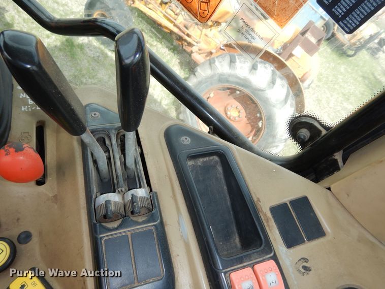 image for item DK1840 2005 AGCO RT100  MFWD tractor