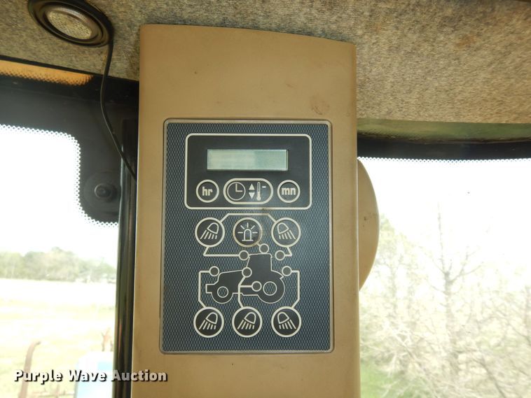image for item DK1840 2005 AGCO RT100  MFWD tractor