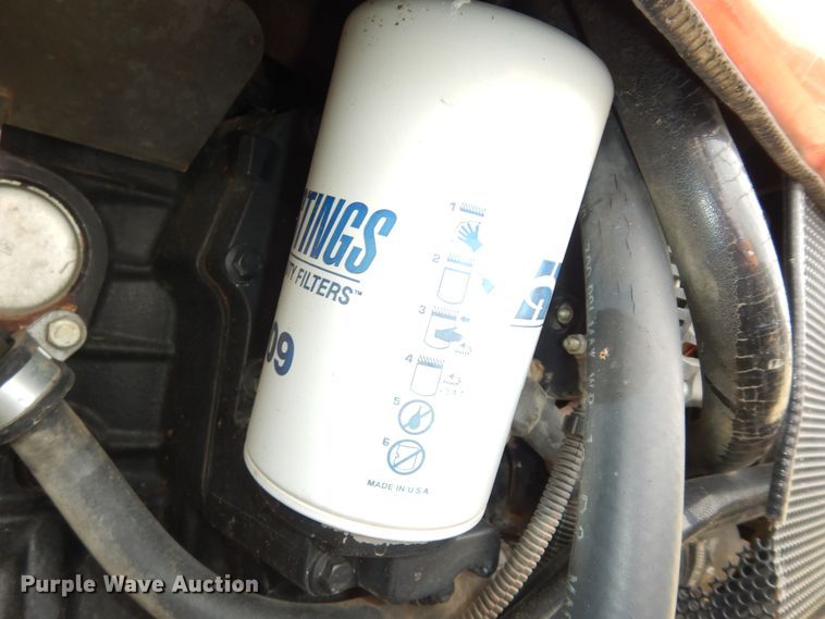 image for item DK1840 2005 AGCO RT100  MFWD tractor