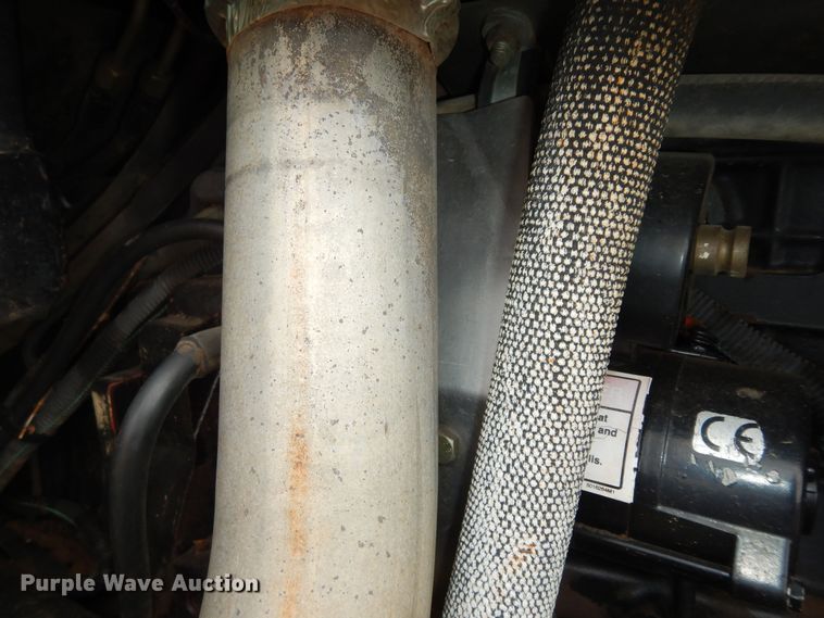 image for item DK1840 2005 AGCO RT100  MFWD tractor