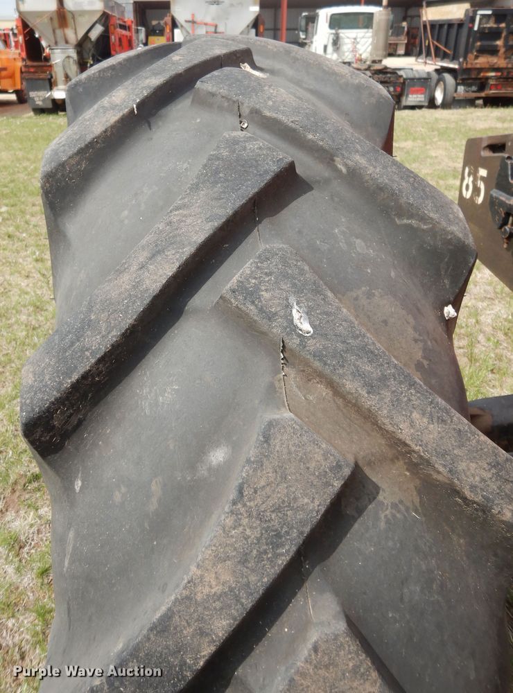 image for item DK1840 2005 AGCO RT100  MFWD tractor