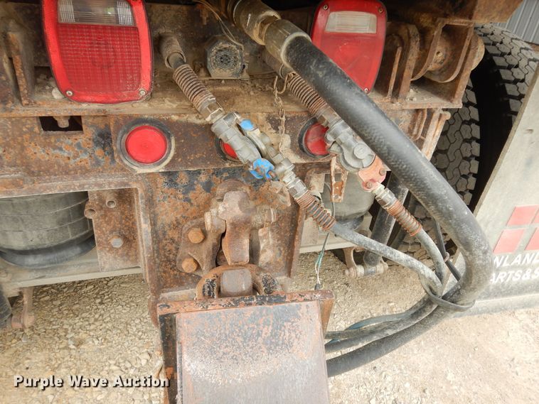 image for item DK1843 2009 Neville FL13  end dump pup trailer