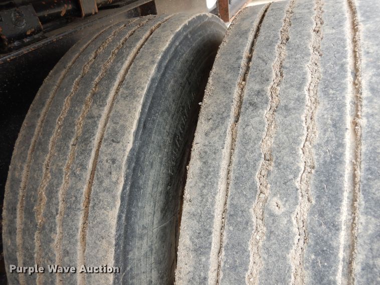 image for item DK1843 2009 Neville FL13  end dump pup trailer