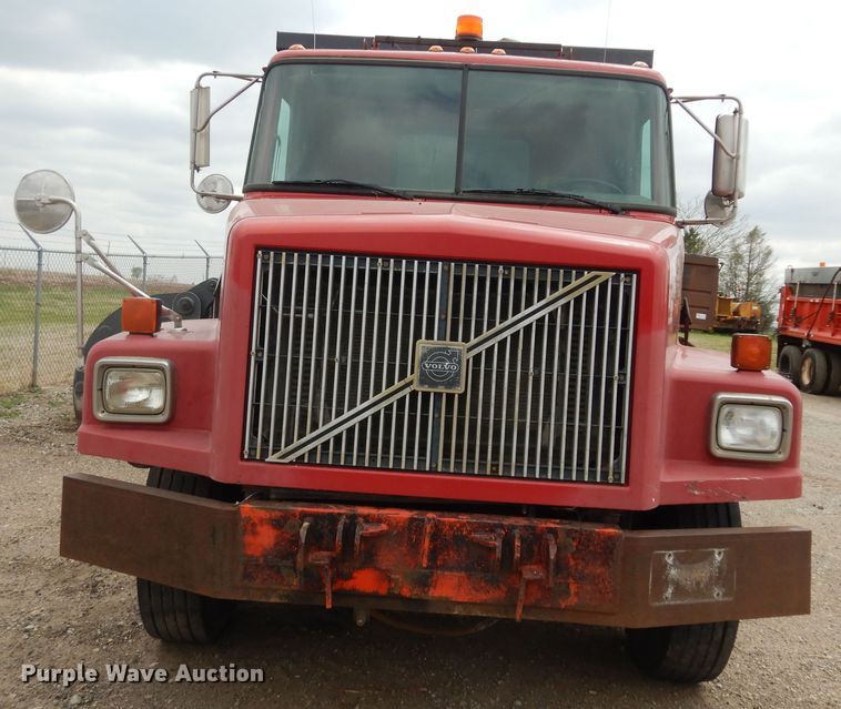 image for item DK1844 1996 Volvo WG  dump truck