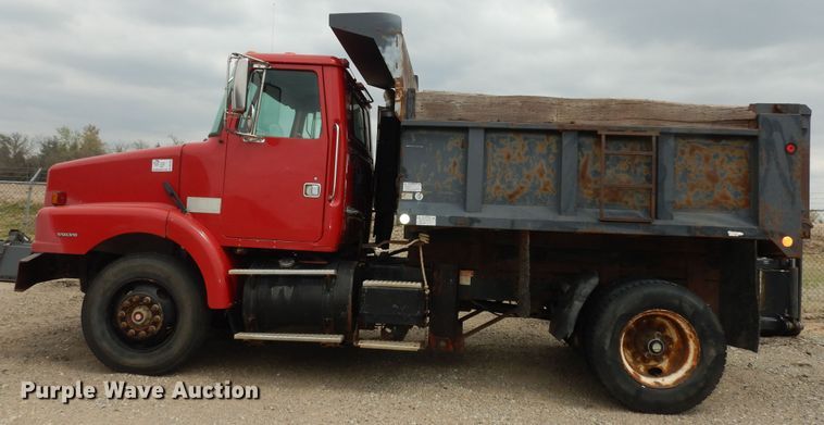 image for item DK1844 1996 Volvo WG  dump truck