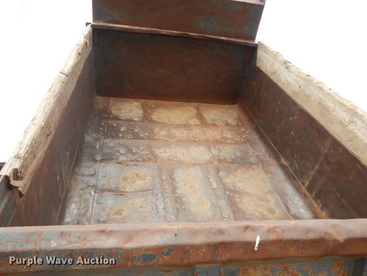 image for item DK1844 1996 Volvo WG  dump truck