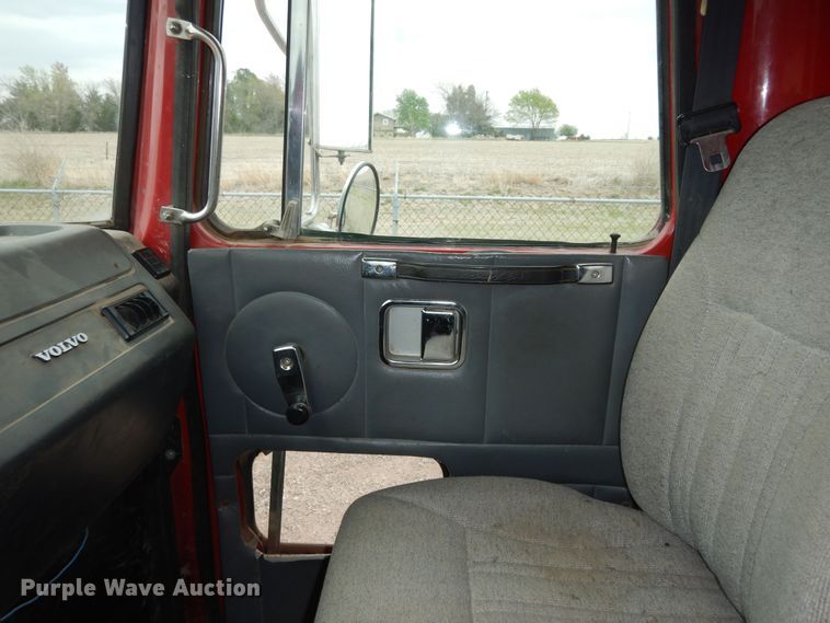 image for item DK1844 1996 Volvo WG  dump truck