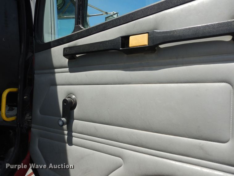 image for item DK1852 1995 Freightliner FL80  pumper fire truck