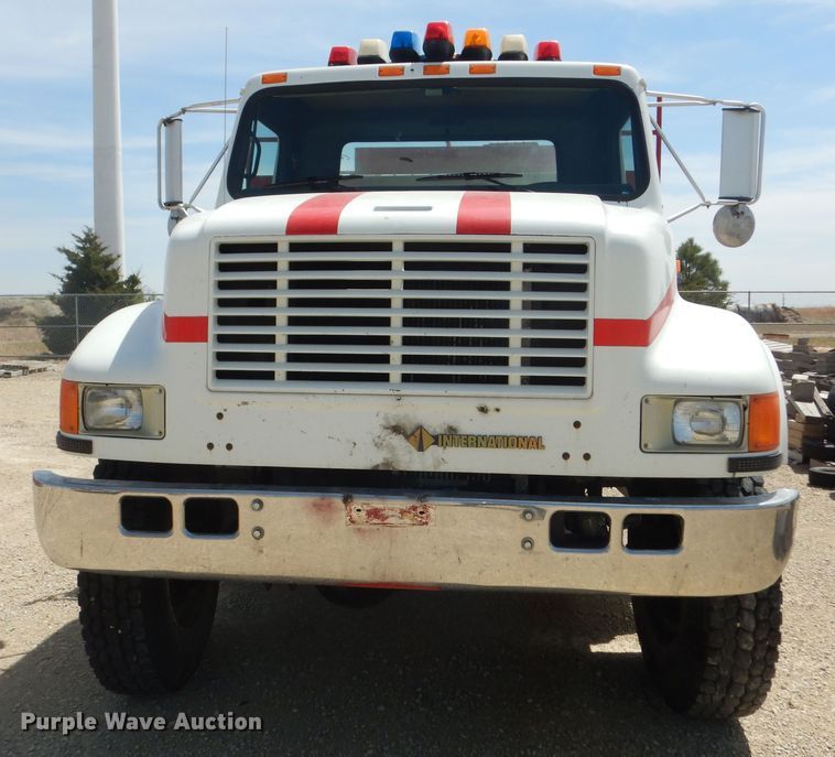 image for item DK1853 1993 International 4900  tanker fire truck
