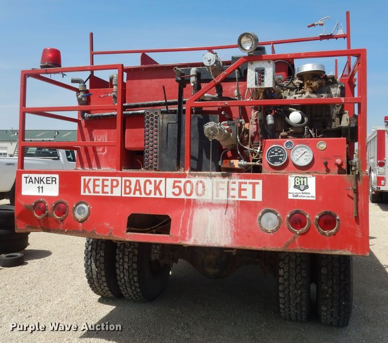 image for item DK1853 1993 International 4900  tanker fire truck