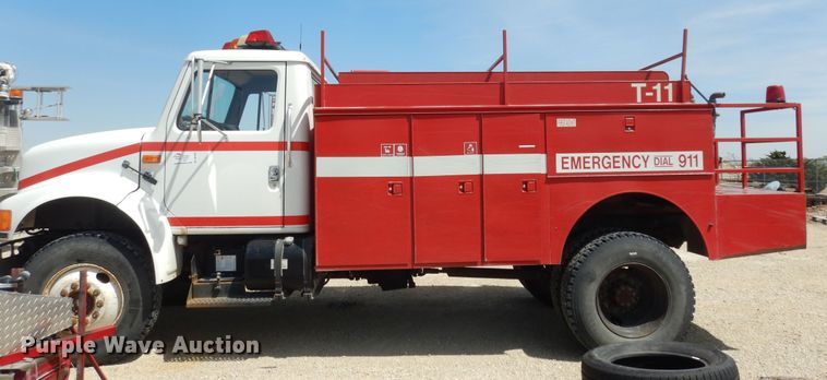 image for item DK1853 1993 International 4900  tanker fire truck