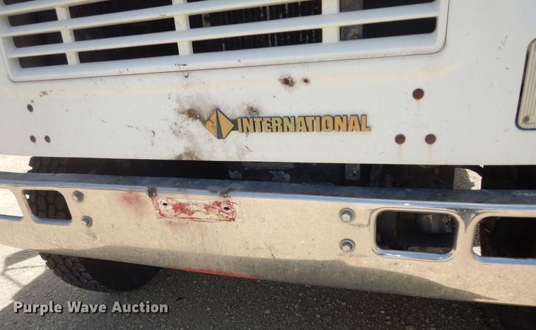 image for item DK1853 1993 International 4900  tanker fire truck