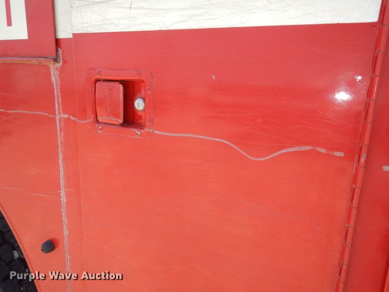 image for item DK1853 1993 International 4900  tanker fire truck