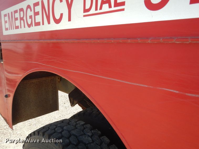 image for item DK1853 1993 International 4900  tanker fire truck