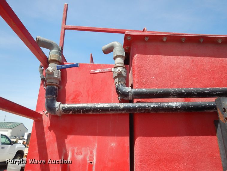 image for item DK1853 1993 International 4900  tanker fire truck