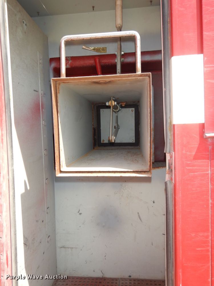 image for item DK1853 1993 International 4900  tanker fire truck