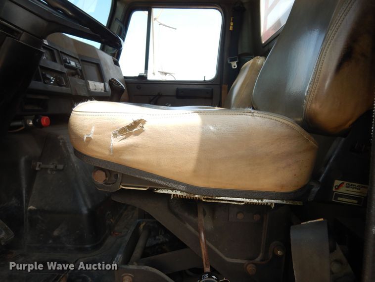 image for item DK1853 1993 International 4900  tanker fire truck