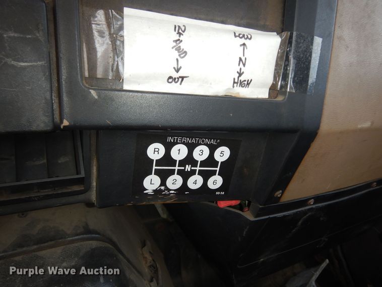 image for item DK1853 1993 International 4900  tanker fire truck