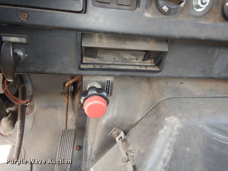 image for item DK1853 1993 International 4900  tanker fire truck