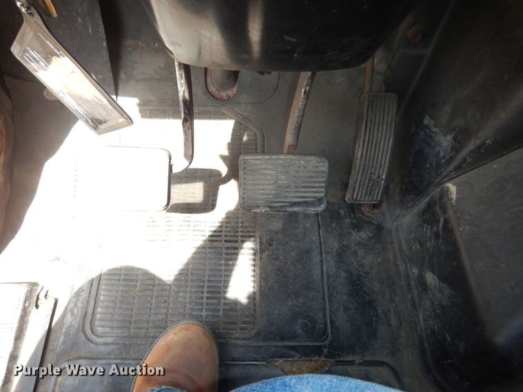 image for item DK1853 1993 International 4900  tanker fire truck